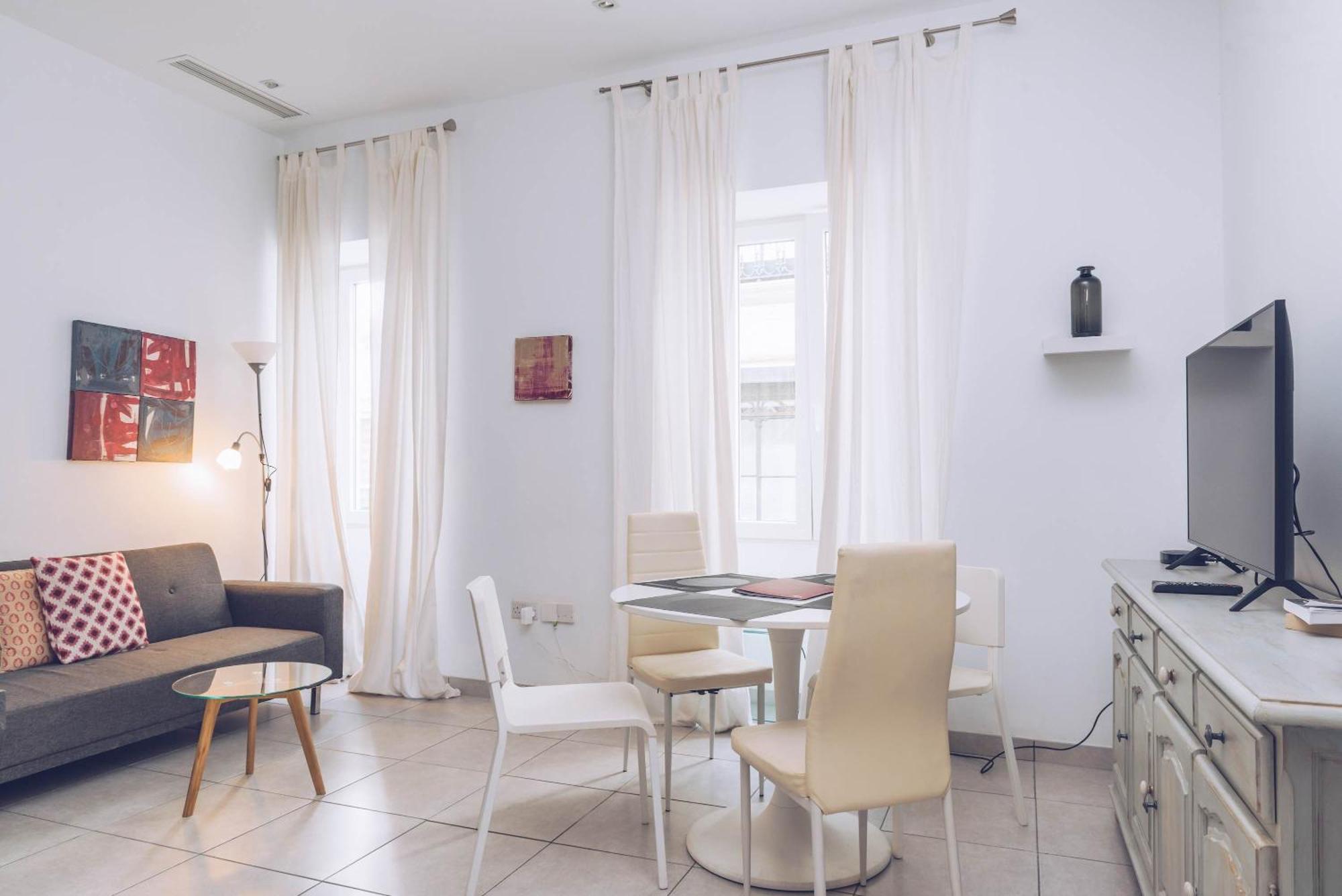 2Br And 2Ba In The Zoko Cozy And Convenient Apartment Gibraltar Exterior photo